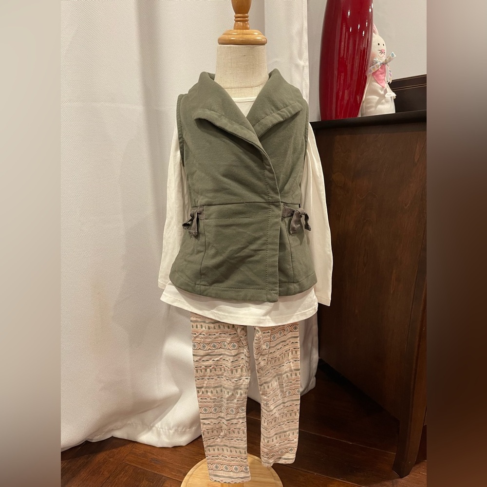 Tahari girl - 2PC set (4T) Olive green and tan